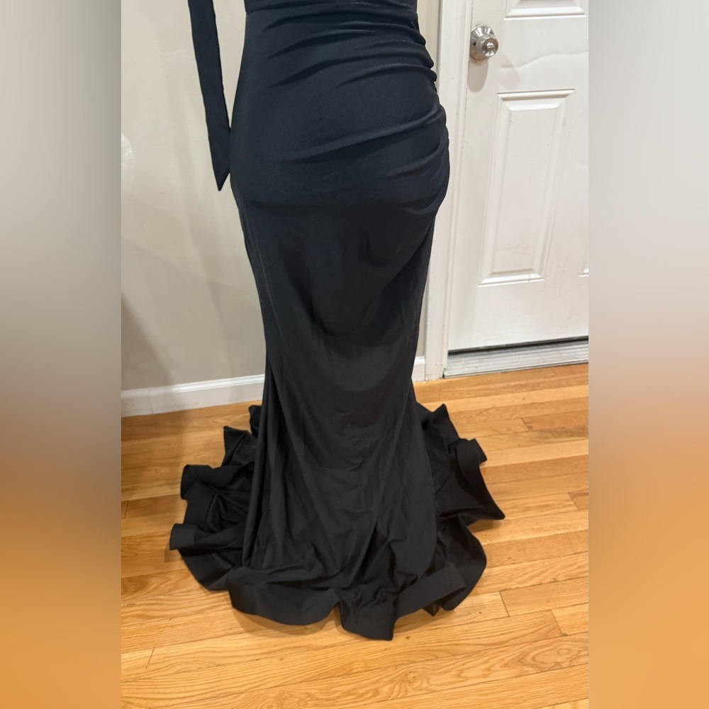 Chic Black Ruched Maxi Dress - Picture 3 of 8